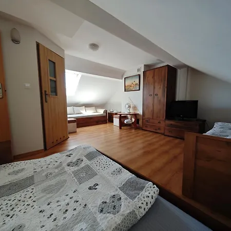 Agrostrzecha Z Ogrodem, Na Jurze Blisko Ogrodzienca * Ryczow