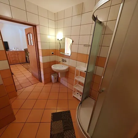 Agrostrzecha Z Ogrodem, Na Jurze Blisko Ogrodzienca Ryczow