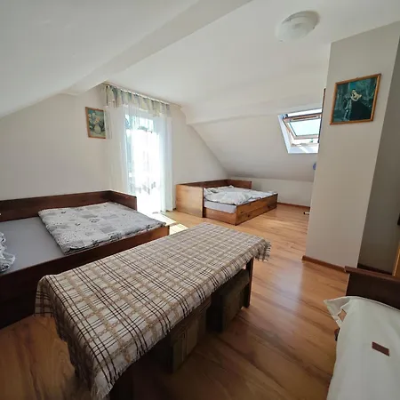 Agrostrzecha Z Ogrodem, Na Jurze Blisko Ogrodzienca * Ryczow